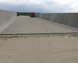 Bestraten sleuf silo Terwispel