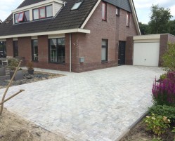 Oprit herstraten in Aldeboarn