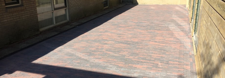 Aanleggen terras in Tijnje